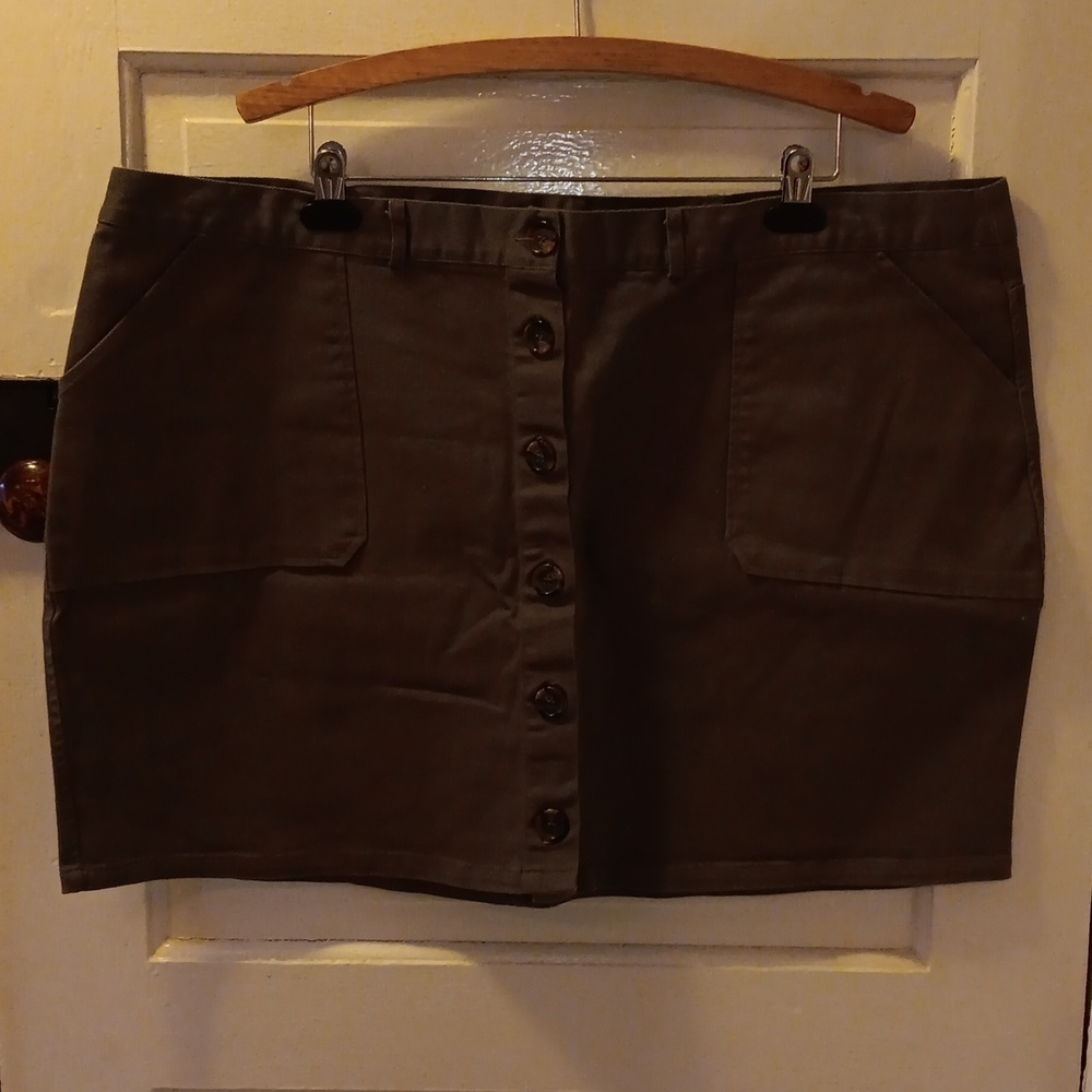 Rue + 4X green skirt